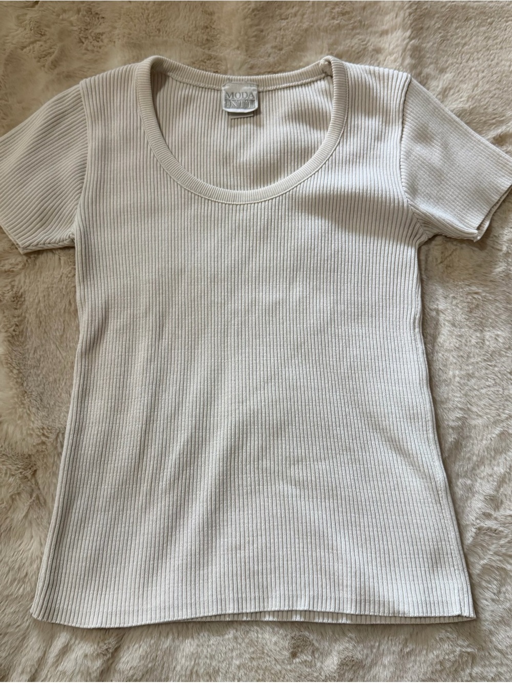 Vintage Moda International Cream Ribbed Scoop Neck Tee Size S